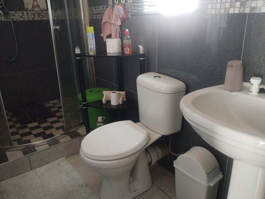 5 Bedroom Property for Sale in Mogwase North West